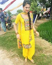 Black And Yellow Suit Girls Instagram Photo By Kritika Sobti Official Aug 11 2016 At 2 05pm Utc Punjabi Fashion Designer Dresses Indian Fashion