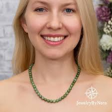 Collier en jade, collier ras de cou, collier pour femme, pierre précieuse  véritable, collier vert délicat, cadeau de Noël, cadeau pour lui, cadeau  pour elle