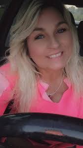 Pamela Wills's Instagram, Twitter & Facebook