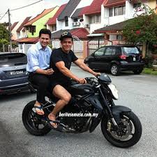 Reka bentuk konsep sasaran orang yang bekerja bersama sama di telefon bimbit gergasi untuk mencapai pencapaian matlamat sasaran. Zul Ariffin Biodata Pelakon Drama Dan Gambar Esklusif