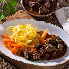 Hirschgulasch Mit Lebkuchen Biersosse Rezept Lecker Schmecker Rezepte Fleisch Gerichte Gulasch