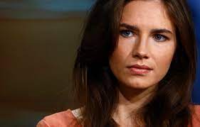 Knox became a household name in 2007 when she was studying abroad in italy, and was. Prozessdrama Um Amanda Knox Ehemaliger Freund Darf Italien Nicht Verlassen Kriminalitat Faz