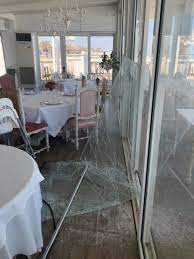 Stavolta è toccato a bagni pazzi, dove qualche ignoto è riuscito a spaccare una finestra a vasistas per introdursi nelo stabilimento balneare. Incubo Ladri Sul Lungomare Di Porto Sant Elpidio Al Veliero Doppia Visita In Appena 24 Ore Youtvrs