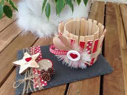 Allez, c'est le temps de faire des bricolages de noël faciles! Marche De Noel Ecole Maternelle Photophore Pinces A Linge Marche De Noel Pinterest Creations A Theme Noel Creations De Noel Artisanat De Noel