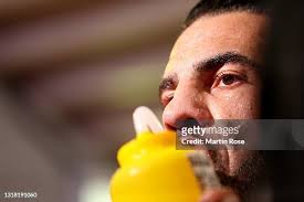 12 Photos & High Res Pictures