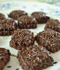Selepas Sahur Tadi Kak Aku N Anak2nya Terus Buat Persiapan Untuk Buat Biskut Raya Aku Tolong Tengok Jer Yang B Kue Kering Mentega Kue Coklat Chip Makanan