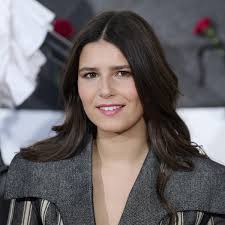 La hija de Eugenia Martínez de Irujo debuta como diseñadora con el look de  tradición española que arrasará en el sur de España