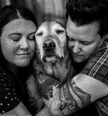 Photographer captures owners with their pets before they're put to sleep