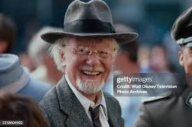 1,047 John Gielgud Photos & High Res Pictures