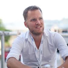 Direkt hatte marsalek nichts mit der villa und ims. Tobias Schlitzke On Twitter Polizei Raumt Marsalek Villa In Munchen Https T Co Imnkgy7kyq