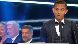 By mohd faiz mohd radzi. Faiz Subri Jadi Pesepak Bola Asia Pertama Yang Raih Fifa Puskas Award Tribun Pekanbaru