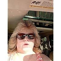 Penelope Peters's Instagram, Twitter & Facebook