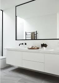 Trend Zwarte Kozijnen In De Badkamer Big Bathrooms Bathroom Mirror Design Minimalist Bathroom
