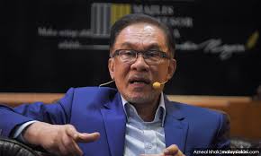 Malaysia hari ini merupakan sebuah rancangan bual bicara yang padat dengan pelbagai informasi menarik berkenaan hal. Malaysiakini