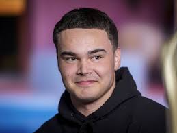 Siger nej til "fede" damer: Nu trækker Oliver William i land