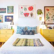 No Headboard Ideas Alternative Bedroom Decorating Domino Yellow Bedroom Decor Bedroom Decor Alternative Bedroom