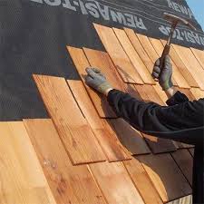 Immer Wieder Gibt Es Anfragen Ob So Ein Holzdach Auch Dicht Ist Wie Lange Es Halt Usw Oh Ja Es Ist Dicht Halt Viele J Holzschindeln Dach Haus Selber Bauen