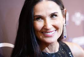 Последние твиты от demi moore (@justdemi). N S1pfgl U8vim