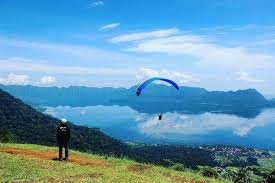 10 Spot Foto Keren Di Puncak Lawang Maninjau Yang Hits 2018