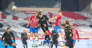 لحق برشلونة بركب المتأهلين لنصف نهائي مسابقة كأس ملك إسبانيا، إثر فوزه المثير على نظيره غرناطة بخمسة أهداف لثلاثة، الأربعاء، في مباراة انتهى وقتها الأصلي. 4xgns4fn 8o73m