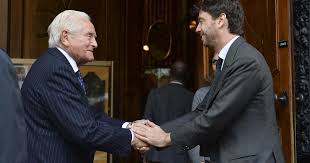 Lascia la moglie e tre figli: Glji3kw3j2 K1m