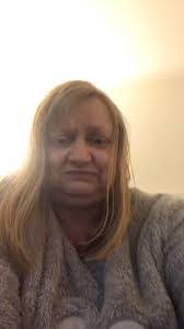 Leanne Sampson's Instagram, Twitter & Facebook