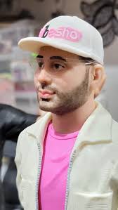 Making figurines with recycled materials