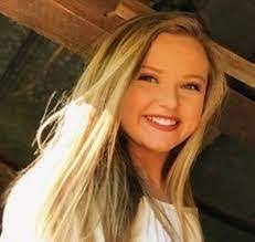 Sandy Sandidge's Instagram, Twitter & Facebook