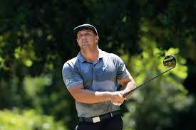 Cnn living golf takes an exclusive tour of the living room biomechanics lab built by bryson dechambeau's coach, chris como in dallas, texas. Bulked Up Dechambeau Is A Travelers Championship Favorite The New York Times