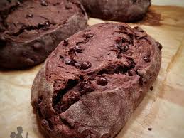 Ces ingrédients sont pour une vingtaine de pains que vous pouvez cuire en une seule fois ou garder au congélateur et les sortir puis les mettre au four quand vous le voulez. Pain Au Cacao Recette Par Piratage Culinaire