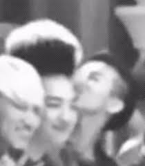 為什麼越看越像嘴對嘴👨‍❤️‍💋‍👨