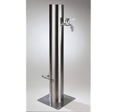 Melko Gartenzapfsaule Freistehender Wasserhahn Fur Den Garten Edelstahl Mit Bodenanker 80 X 80 X 950 Mm Einfacher Aufbau Wit In 2020 Wasserhahn Edelstahl Stahl