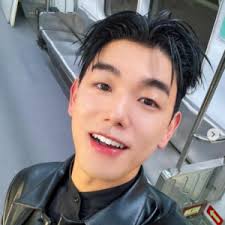 Hire Eric Nam to Speak