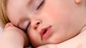 Ofta beror detta på underliggande eksem som gjort huden extra känslig. Mollusker Runda Hudfargade Utslag Som Kan Likna Vartor