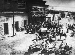 What A View Down Hidalgo Street Of The Laredo Ice Factory Cartwhen Around 1910 Photo Irene Vidaurri Zubeck Flickr Laredo Laredo Texas Photo
