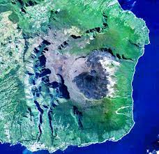 Situé à une altitude de 2520 mètres, il a une profondeur de plus de. Massif Du Piton De La Fournaise Wikipedia