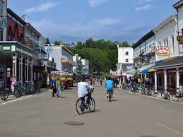 More images for how big is mackinac island » Mackinac Island Where Cars Are Banned And Bikes Rule The Road