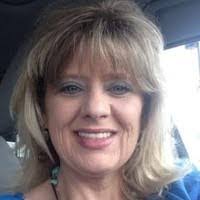 Holly Senter's Instagram, Twitter & Facebook