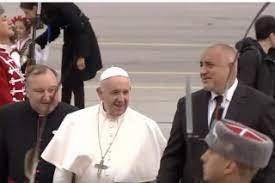 Că relaţia dintre vatican şi biserica ortodoxă bulgară este una tensionată o demonstrează şi faptul că liderii acesteia au interzis. Video Papa Francisc A Inceput DuminicÄ VizitÄ In Bulgaria Biserica OrtodoxÄ A Interzis PreoÈilor SÄ Se Roage Cu Suveranul Pontif Hotnews Mobile
