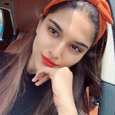 When she turned 18, she moved from wales to london to start her degree. Meet Mahesh Manjrekar S Daughter And Salman Khan S Co Actress In Dabangg 3 Filmymantra