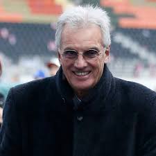 Nigel Wray makes abrupt U-turn and retires as Saracens chairman