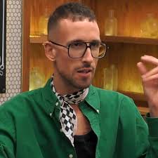 "Si no viene con buen tamaño, que se dé media vuelta": no se corta con el  requisito que le impone a su cita de 'First Dates'