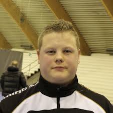 Trenermentor nummer to; Daniel Jacobsen Dammyr. Han er 34 år og jobber som  lærer i Fredrikstad. Daniel bor i Halden. Han har studert trenerrollen på  NIH med fordypning i håndball. Han har