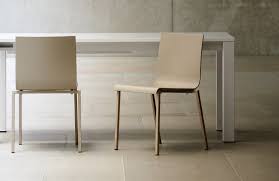 Plastic, wood, upholstered design stools and barstools for contract furniture. Pedrali Stuhl Kuadra Xl Stapelstuhl