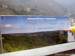 Kamenná rozhledna s výhledem na pálavu, někdy také nazývaná alexandrovka, se nachází na okraji chko moravský kras u města adamov ve výšce. Jirkuv Cestovni Denik Originalni Clanky O Turistice Rozhledny A Vyhlidky Rozhledny Na Morave Adamov Alexandrova Rozhledna