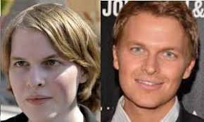 Résultat de recherche d'images pour "ronan farrow looks like frank sinatra"