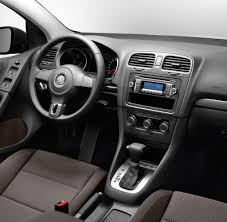 Der vw golf vi (typ 1k) ist offiziell die sechste baureihe des personenkraftwagens vw golf, stellt faktisch jedoch eine überarbeitete version des vorgängers dar. Gebrauchtwagen Check Darauf Sollte Man Beim Kauf Eines Vw Golf Achten Welt
