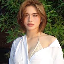 Sheena Mercado's Instagram, Twitter & Facebook