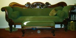 The design moved from just being a way to showcase wealth and turned into a way of showcasing one's. Victorian Age Style Furniture