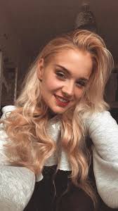 Hey everyone my name is shelbie, I am a freelance model and have been now  for about 7 years now and have recently started an events business  specialising in model/photography/creative networking events.